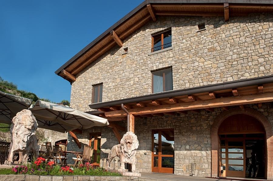Hotel Fontana Santa Grumello del Monte Exterior photo
